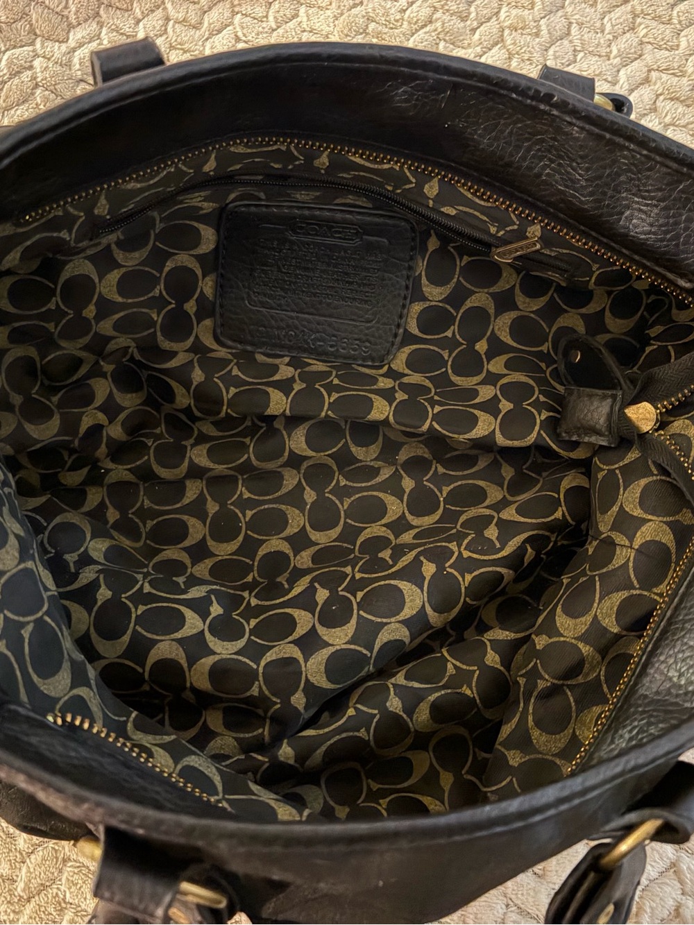 COACH Madison Julianne Op Art Signature Tote (Julianne Satchel) -Black - Picture 4 of 5